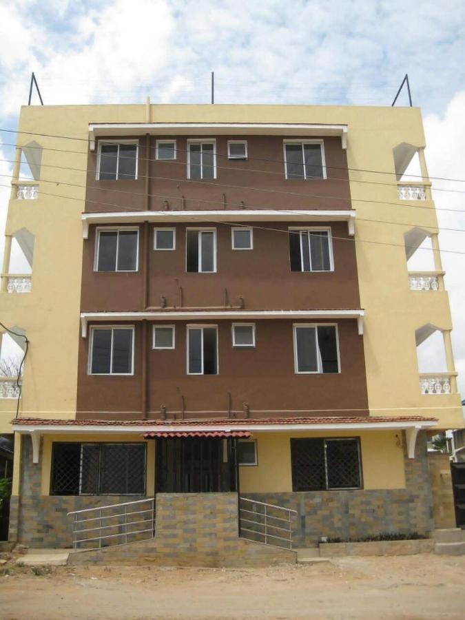 Golden Guest House- Miritini Момбаса Екстер'єр фото