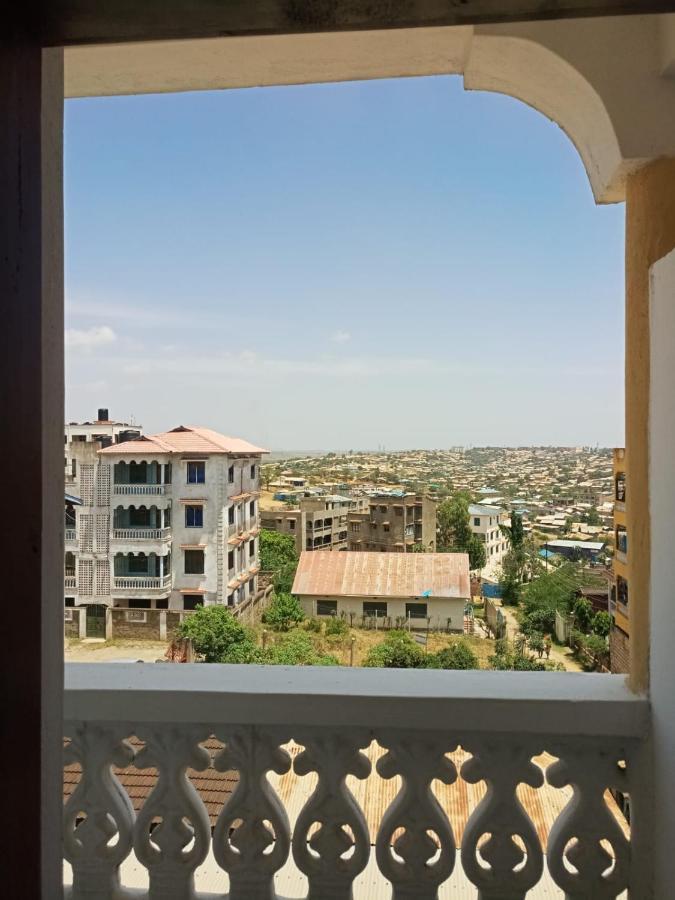 Golden Guest House- Miritini Момбаса Екстер'єр фото