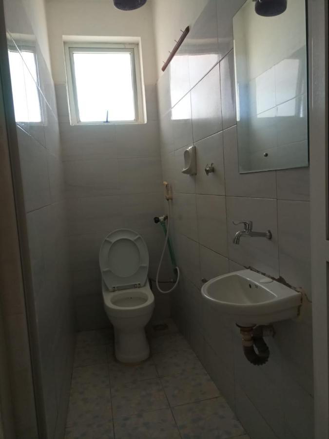 Golden Guest House- Miritini Момбаса Екстер'єр фото