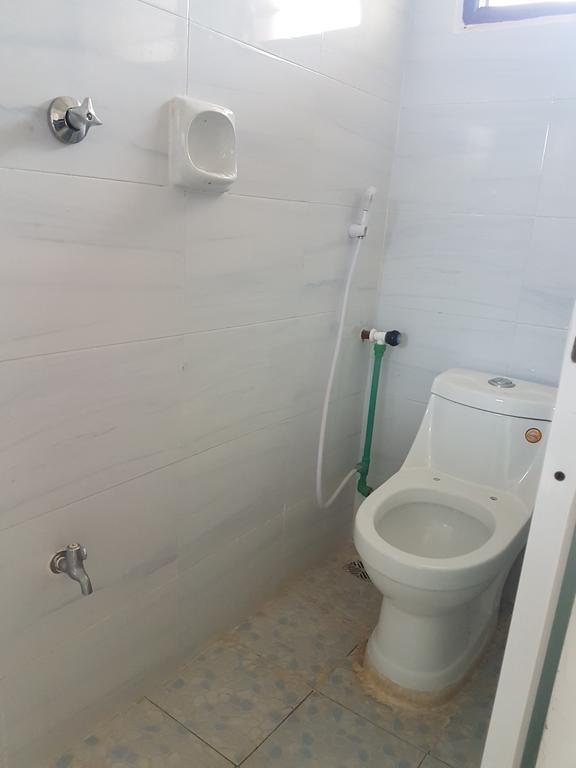 Golden Guest House- Miritini Момбаса Екстер'єр фото